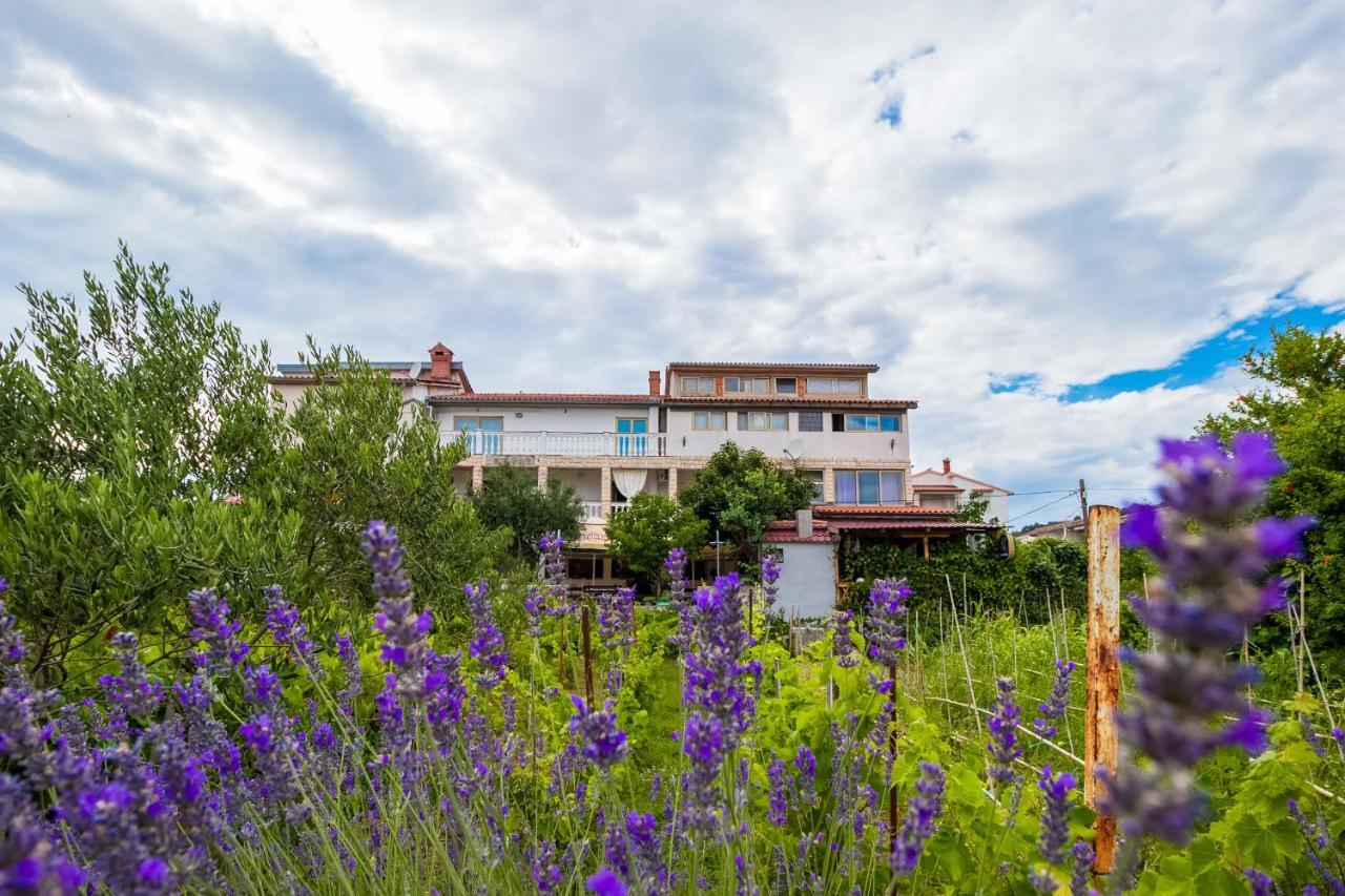 Apartments Zeljka Mundanije ภายนอก รูปภาพ