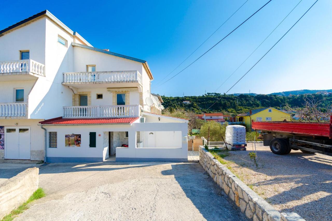 Apartments Zeljka Mundanije ภายนอก รูปภาพ