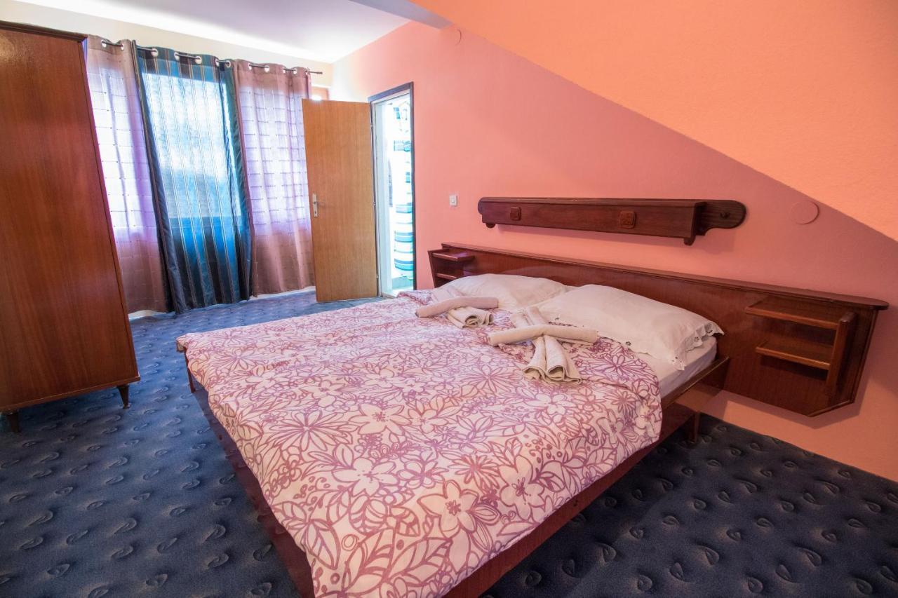 Apartments Zeljka Mundanije ภายนอก รูปภาพ