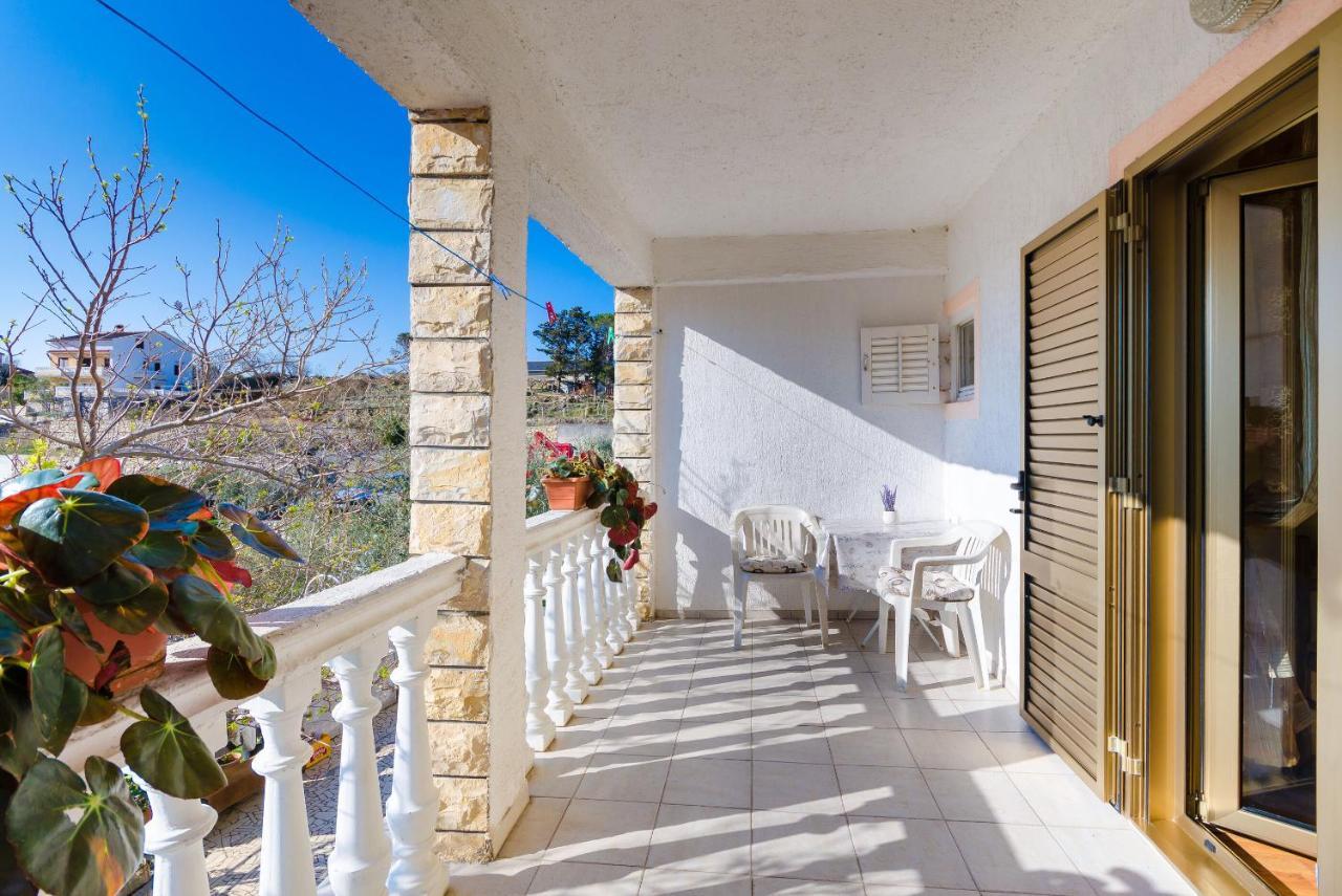 Apartments Zeljka Mundanije ภายนอก รูปภาพ