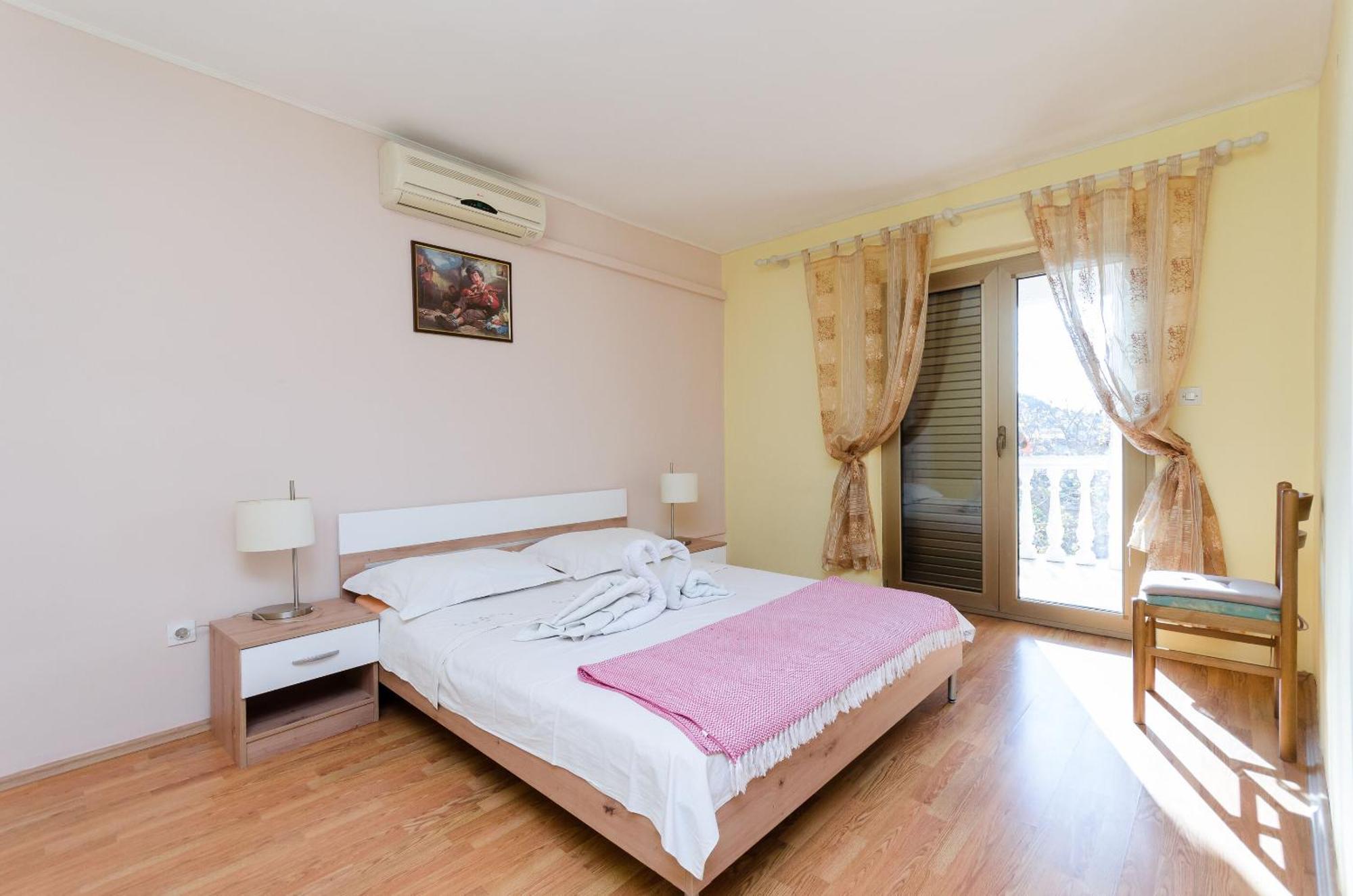 Apartments Zeljka Mundanije ภายนอก รูปภาพ